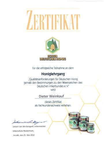 Dieter Weinkauf besteht den Honiglehrgang des Deutschen Imkerbundes