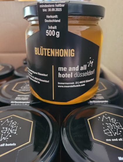 me&all Stadtmitte Bienenstand 1